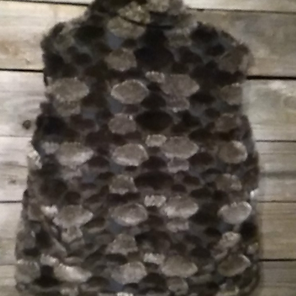 Baxis Winter Fur Vest - Picture 3 of 5